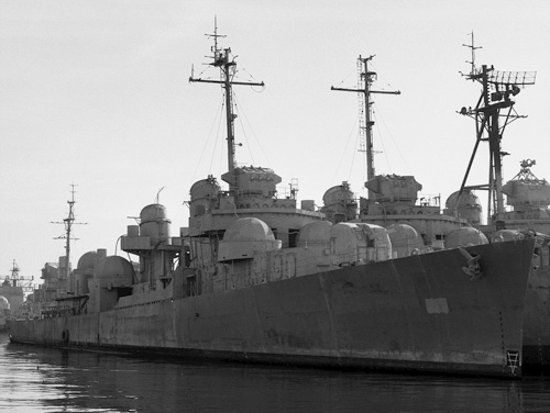 USS BURNS DD-588 - Photo by Larry Cote
